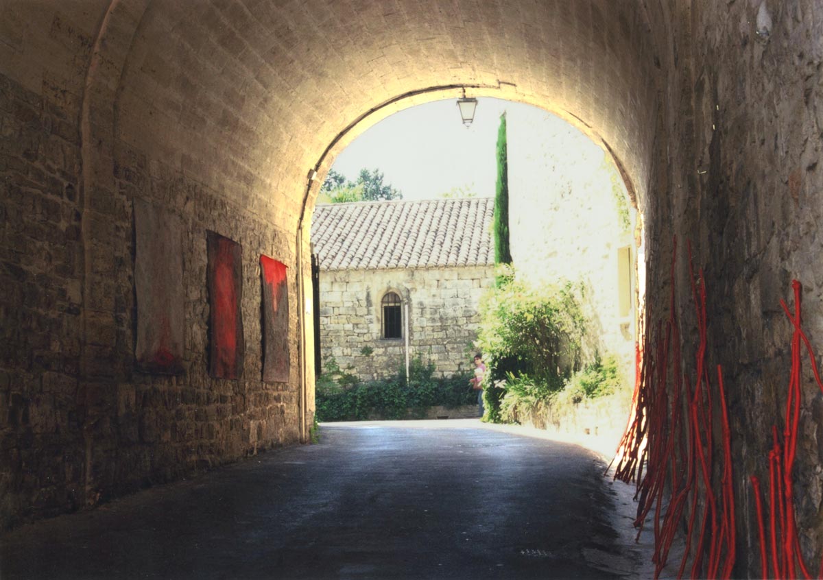 Les trois saisons du rouge et les témoins de passage